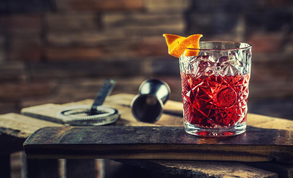 The bottoms up! Here is the aperitif that matches your zodiac sign